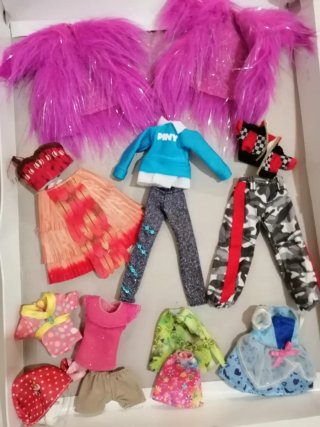 Set di vestiti per bambole