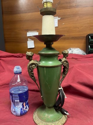 Lámpara de mesa antigua