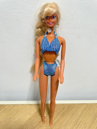 Barbie Vintage con capelli biondi e abito brillante
