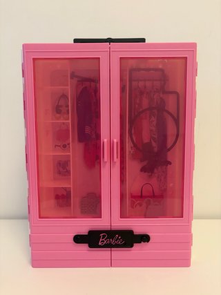 Armario de Barbie