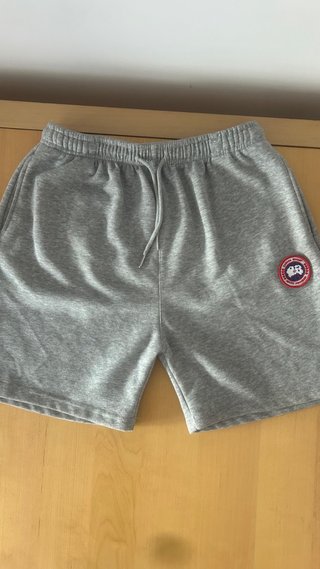 Pantalones cortos Canada Goose grises Talla S
