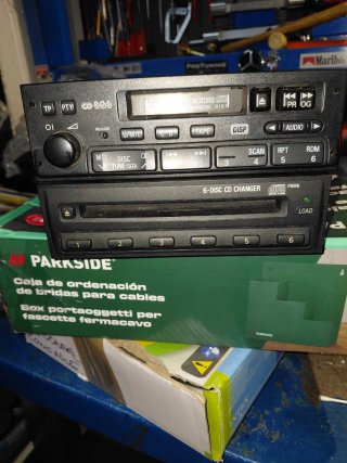 Radio Mitsubishi con Cargador de 6 CDs