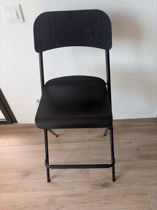 Silla alta plegable IKEA negra