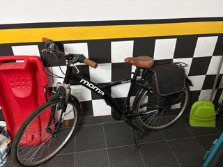 Bicicleta Híbrida Moma Bikes Negra