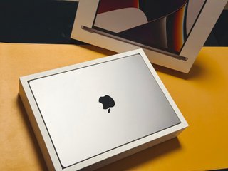 MacBook Pro 14” M1 Max · 64GB · 2TB Batería nueva