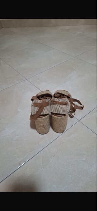 Zapatos de tacón con plataforma y cintas