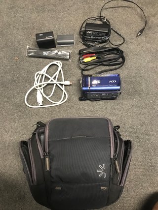 Videocámara JVC Everio con accesorios