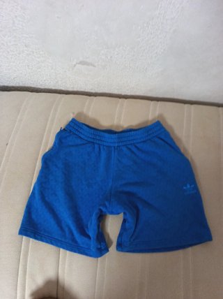 Pantalón corto Adidas azul