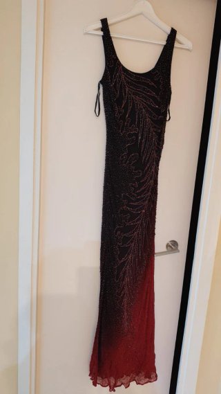 Vestido de fiesta largo negro y rojo