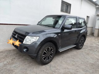 Mitsubishi Montero 2010