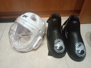 Casco y Protectores de Pies Kickboxing