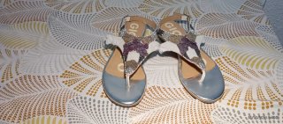 Sandalias Planas Gioseppo con Adornos