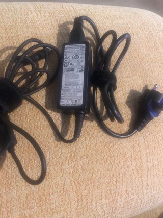 Cargador Delta Electronics