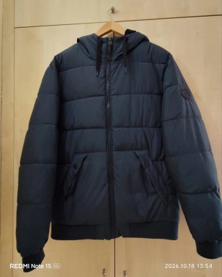 Parka de Invierno con Capucha