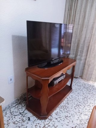 Mesa de madera para televisión