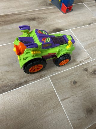 Coche SuperThings