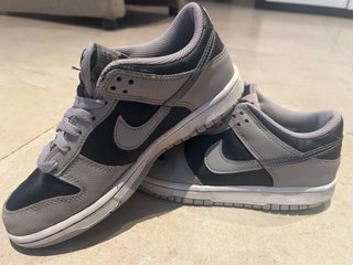 Zapatillas Nike Gris y Negro
