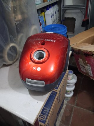 Aspiradora LG 1700W Roja