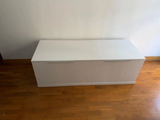 Mueble de salón blanco