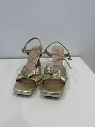 Sandalias de fiesta doradas