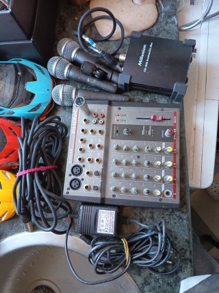 Equipo de Sonido Phonic AM220