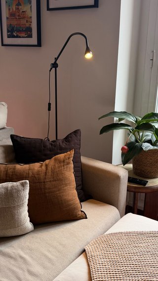Lámpara de pie IKEA NÄVLINGE LED negra