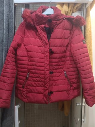 Cazadora Abrigo Rojo con Capucha