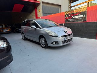 Peugeot 5008 2013
