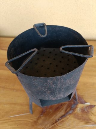 Hornillo de carbón antiguo