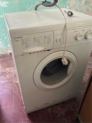 Lavadora Indesit para piezas o chatarra