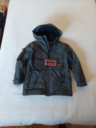 Cazadora Geographical Norway Negra. Talla 10Y