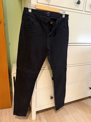 Pantalón vaquero negro KIABI talla 40