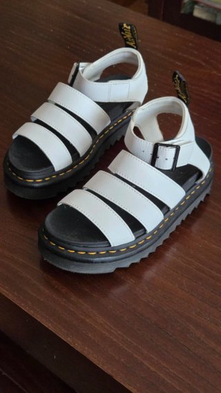 Sandalias Dr. Martens Blancas Talla 36