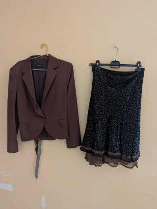Conjunto chaqueta satén y falda lentejuelas