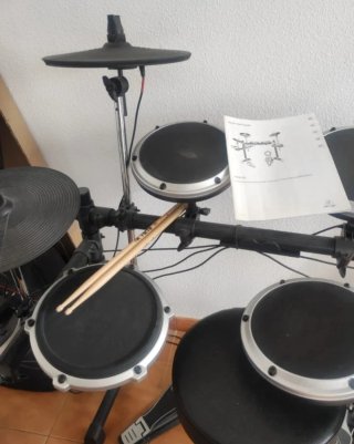 Batería Electrónica Behringer XD8USB
