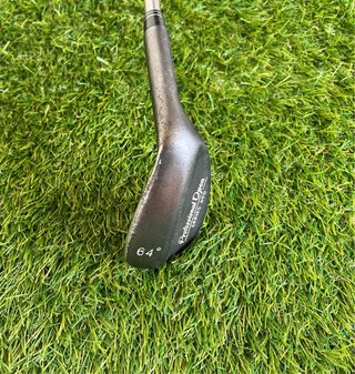 Wedge Professional Open Series 690 64° Diesteo