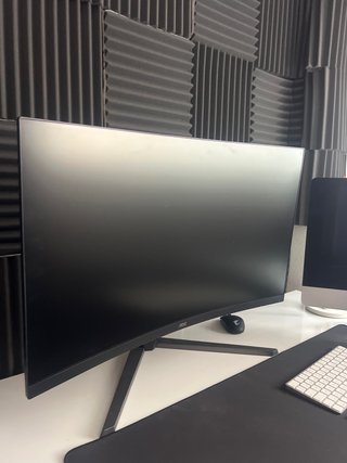 Monitor Curvo AOC 32 pulgadas 240Hz