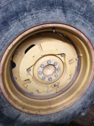Llantas traseras John Deere 3130 LS