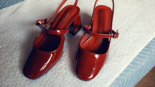Zapatos de tacón burdeos
