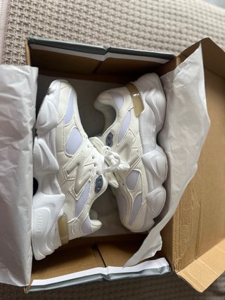Zapatillas New Balance Blancas 36 y 39 cada una.
