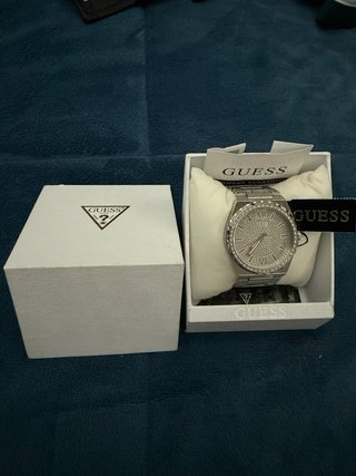 Reloj Guess Plateado