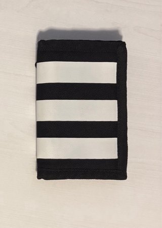 Cartera deportiva Adidas negra clásica de velcro