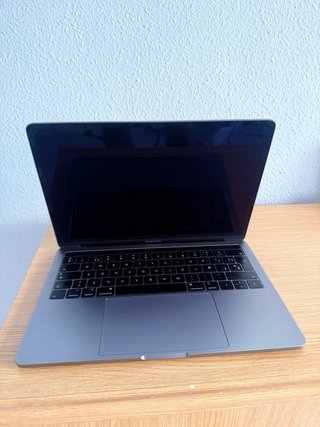MacBook Pro 13'' 2019 16GB RAM 500GB SSD touch bar