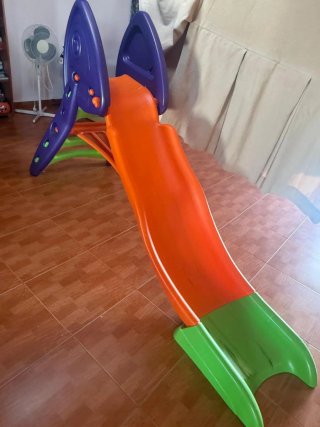 Tobogán Infantil y Cama Elástica