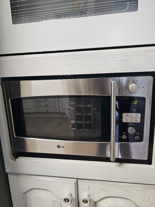 Microondas LG de acero inoxidable