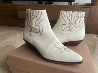 Botines estilo cowboy, Alpe Blancos Talla 37