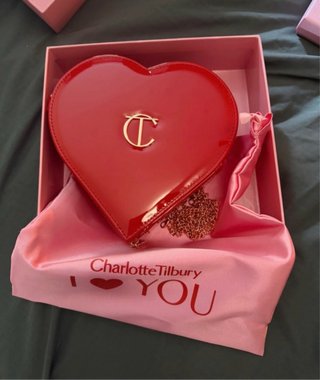 Bolso Corazón Charlotte Tilbury Rojo