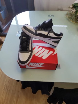 Zapatillas Puma Blancas y Negras