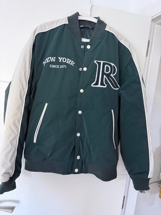 Chaqueta tipo bomber Zara verde