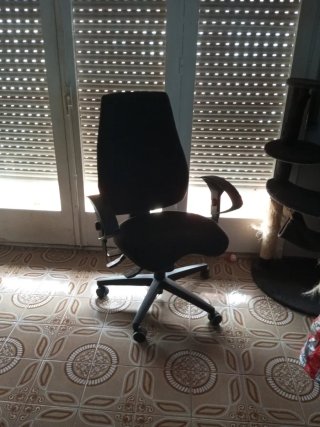 Silla de escritorio negra
